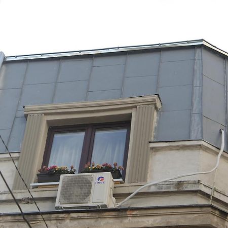 Studio Yellow - Piata Victoriei Букурещ Екстериор снимка